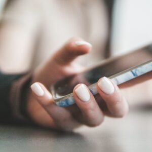Visibilité, image, fidélisation… Voici les pires erreurs à éviter sur Instagram quand on est professionnel de la beauté, et comment y remédier simplement.